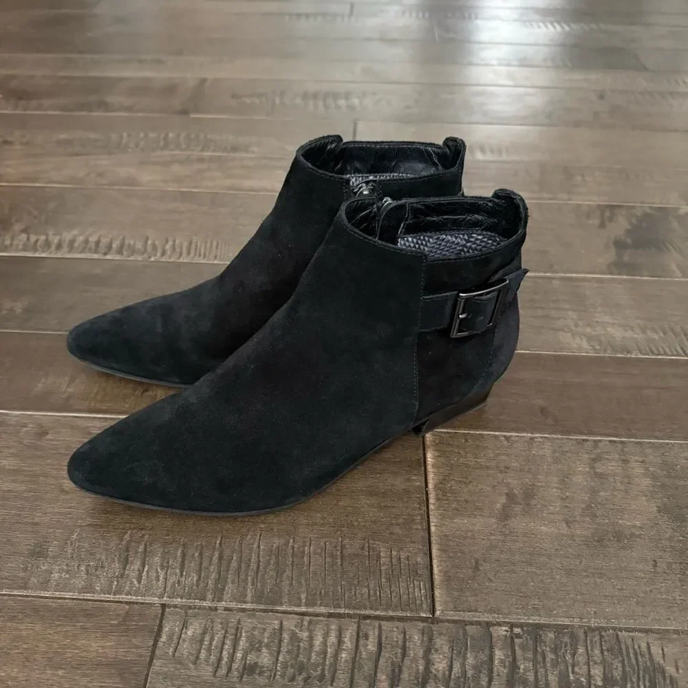AQUATALIA Fernn Weatherproof Suede Booties Ankle Boots Black Leather 9.5